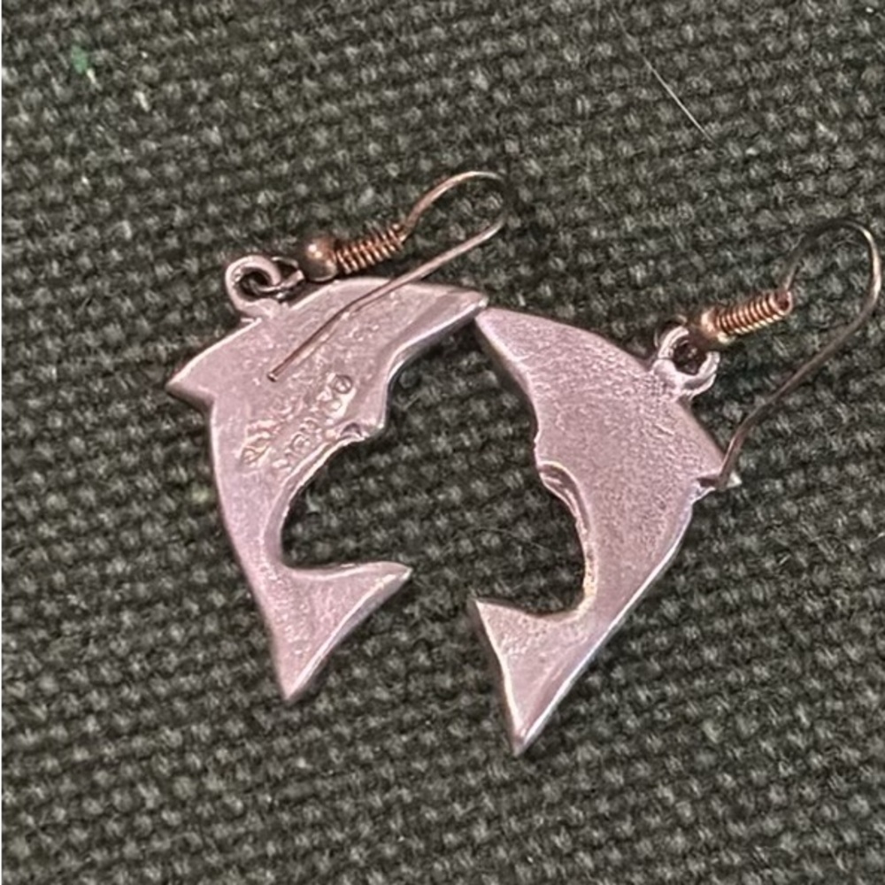 Vtg Taxco Mexico Turquoise Onyx Inlay stamped killer whale Earrings - Picture 2 of 2
